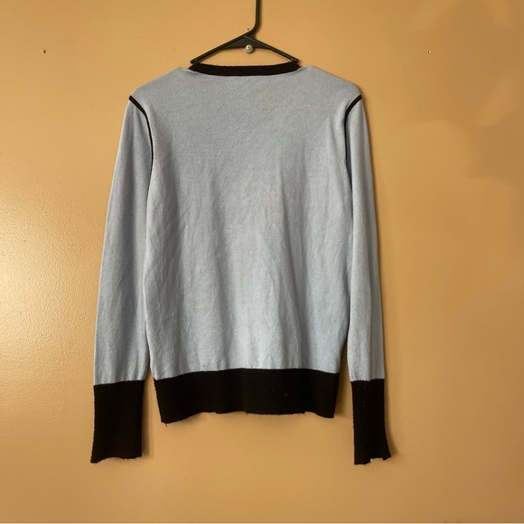 Magaschoni  Blue and Black Sweater cute button detail on sleeves size medium - Picture 7 of 7